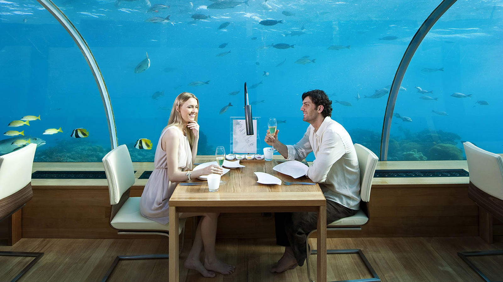 Conrad-Maldives-Ithaa-Undersea-Restaurant-2-1600x900